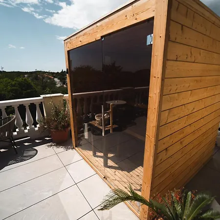 Gaudemus Boutique & Restaurant