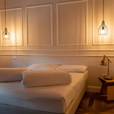 Gaudemus Boutique & Restaurant